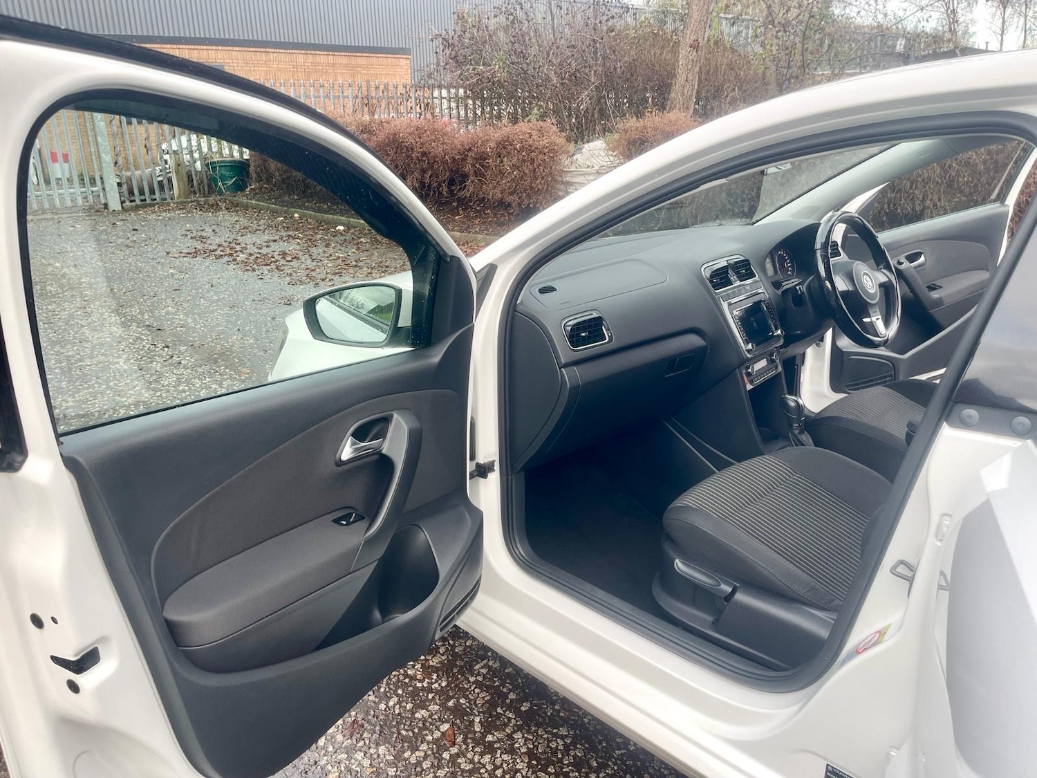 Used Volkswagen Polo 2012 for sale - 76670916: Photo 12