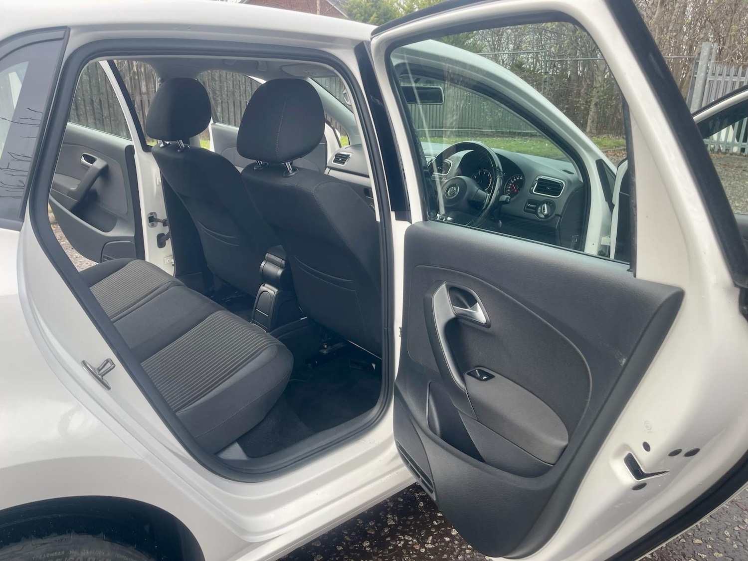 Used Volkswagen Polo 2012 for sale - 76670916: Photo 14