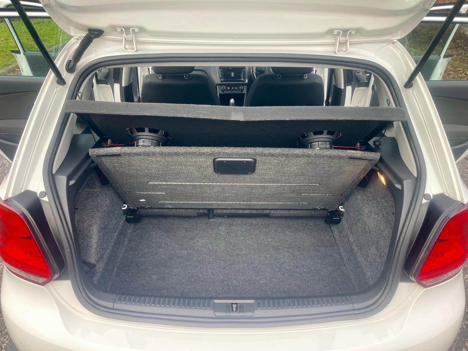 Used Volkswagen Polo 2012 for sale - 76670916: Photo 15