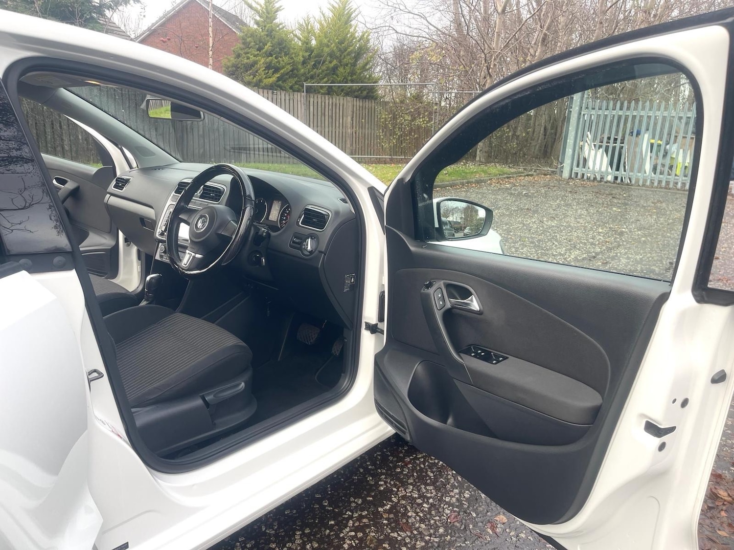 Used Volkswagen Polo 2012 for sale - 76670916: Photo 20