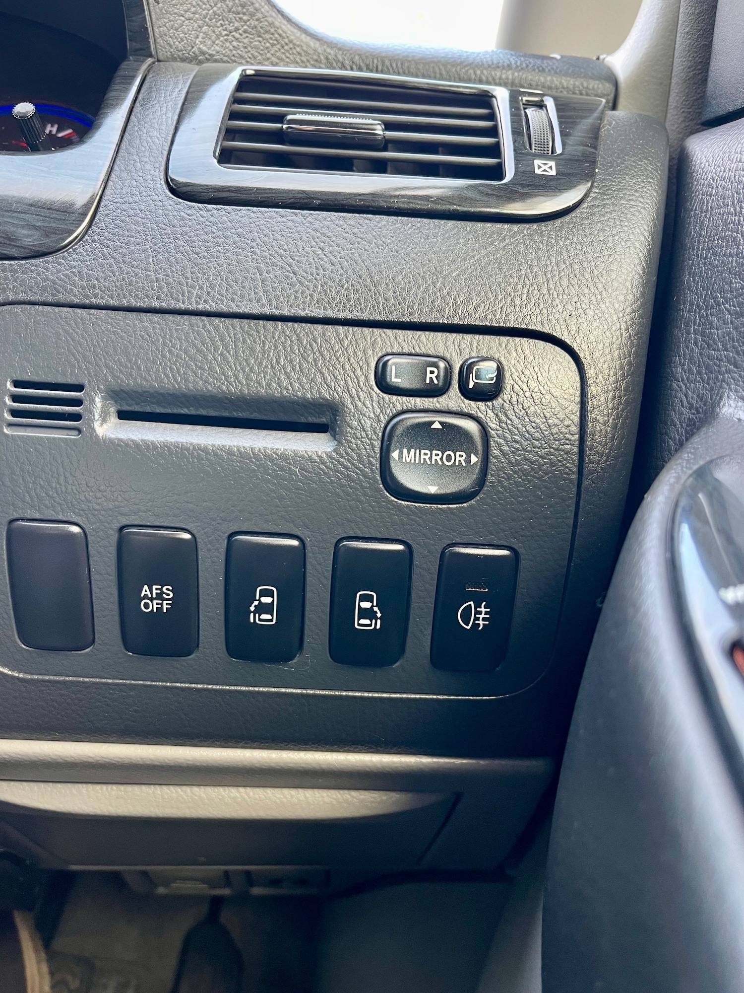 Used Toyota Alphard 2007 for sale - 76670916: Photo 23