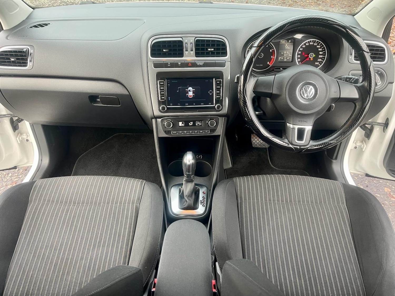 Used Volkswagen Polo 2012 for sale - 76670916: Photo 6