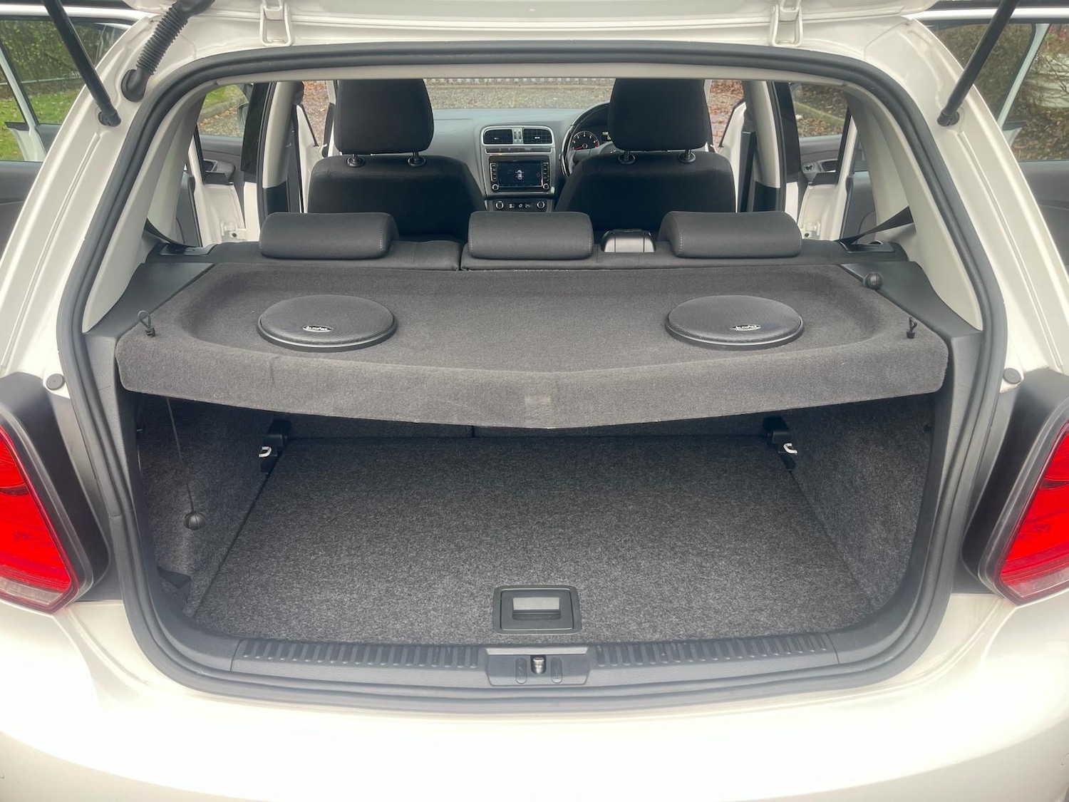 Used Volkswagen Polo 2012 for sale - 76670916: Photo 9