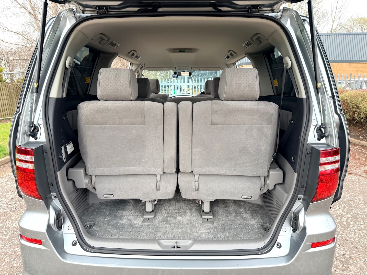 Used Toyota Alphard 2006 for sale - 78085682: Photo 12