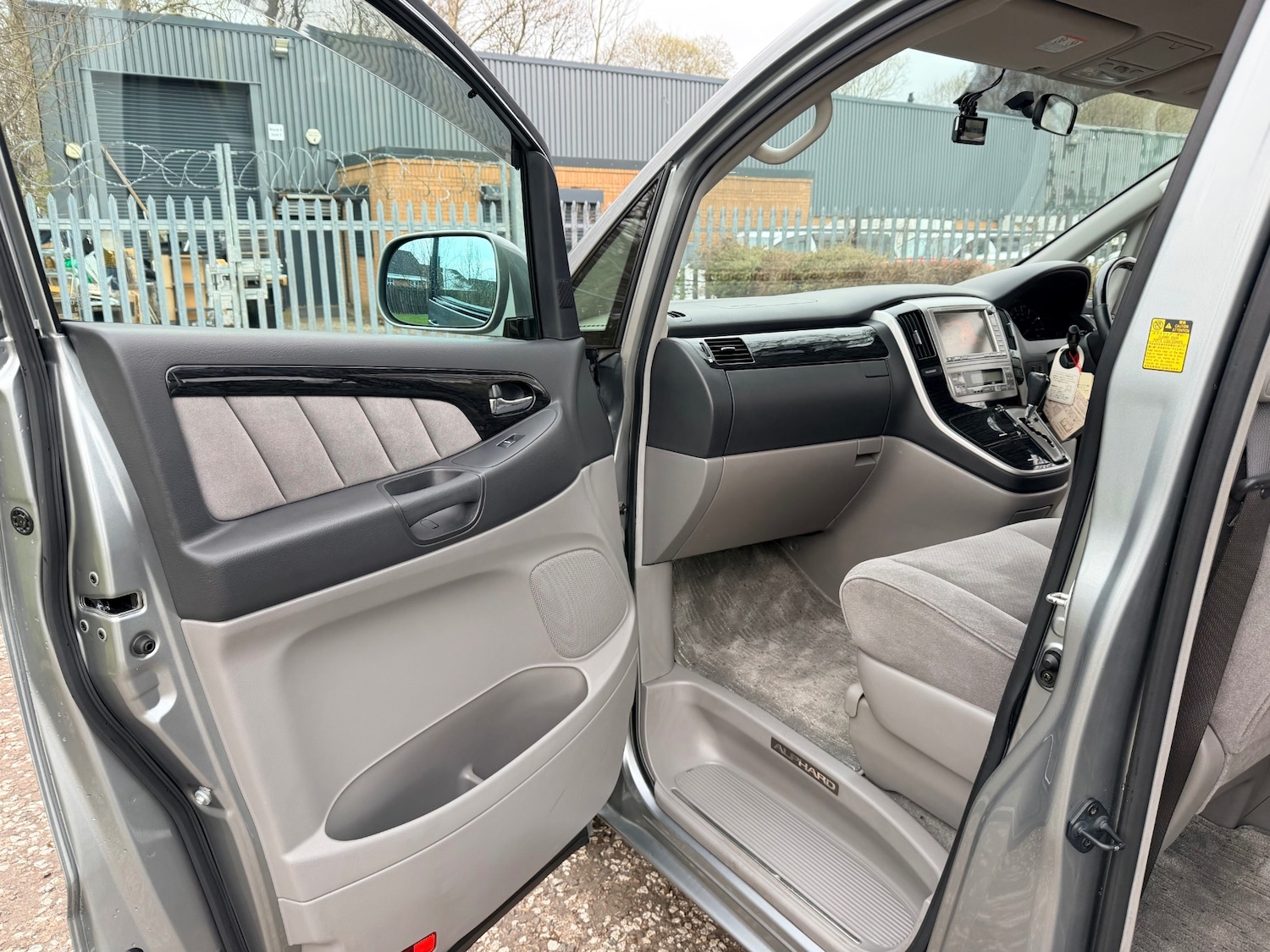 Used Toyota Alphard 2006 for sale - 78085682: Photo 16