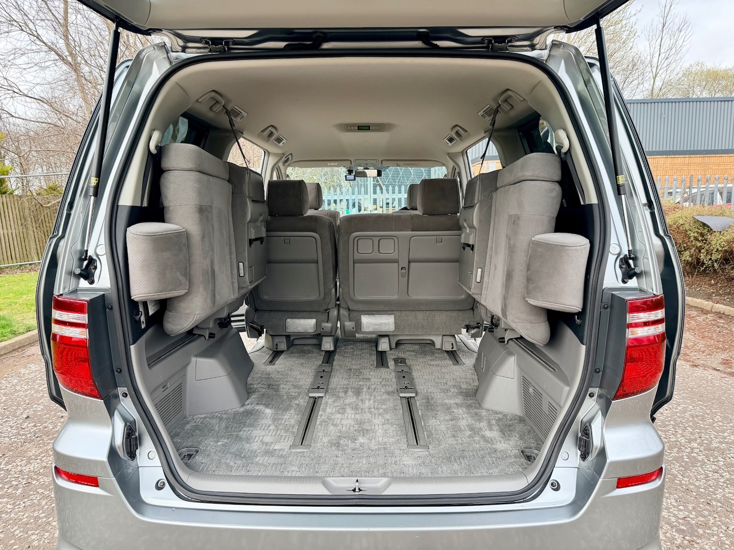 Used Toyota Alphard 2006 for sale - 78085682: Photo 18