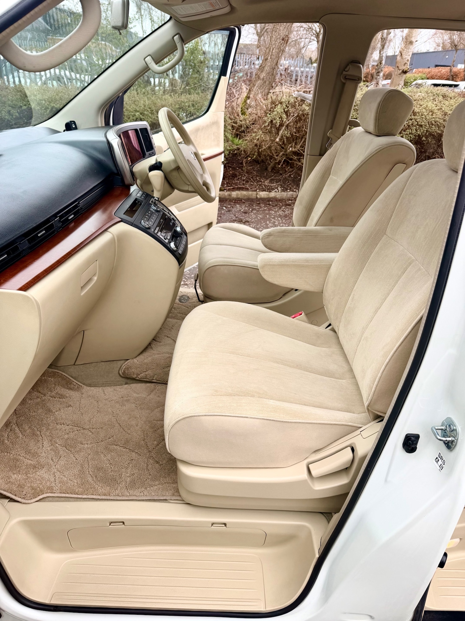 Used Nissan Elgrand 2005 for sale - 77632655: Photo 14