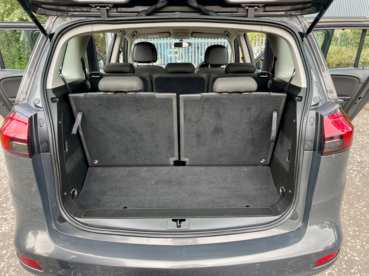 Used Vauxhall Zafira 2015 for sale - 76330998: Photo 13
