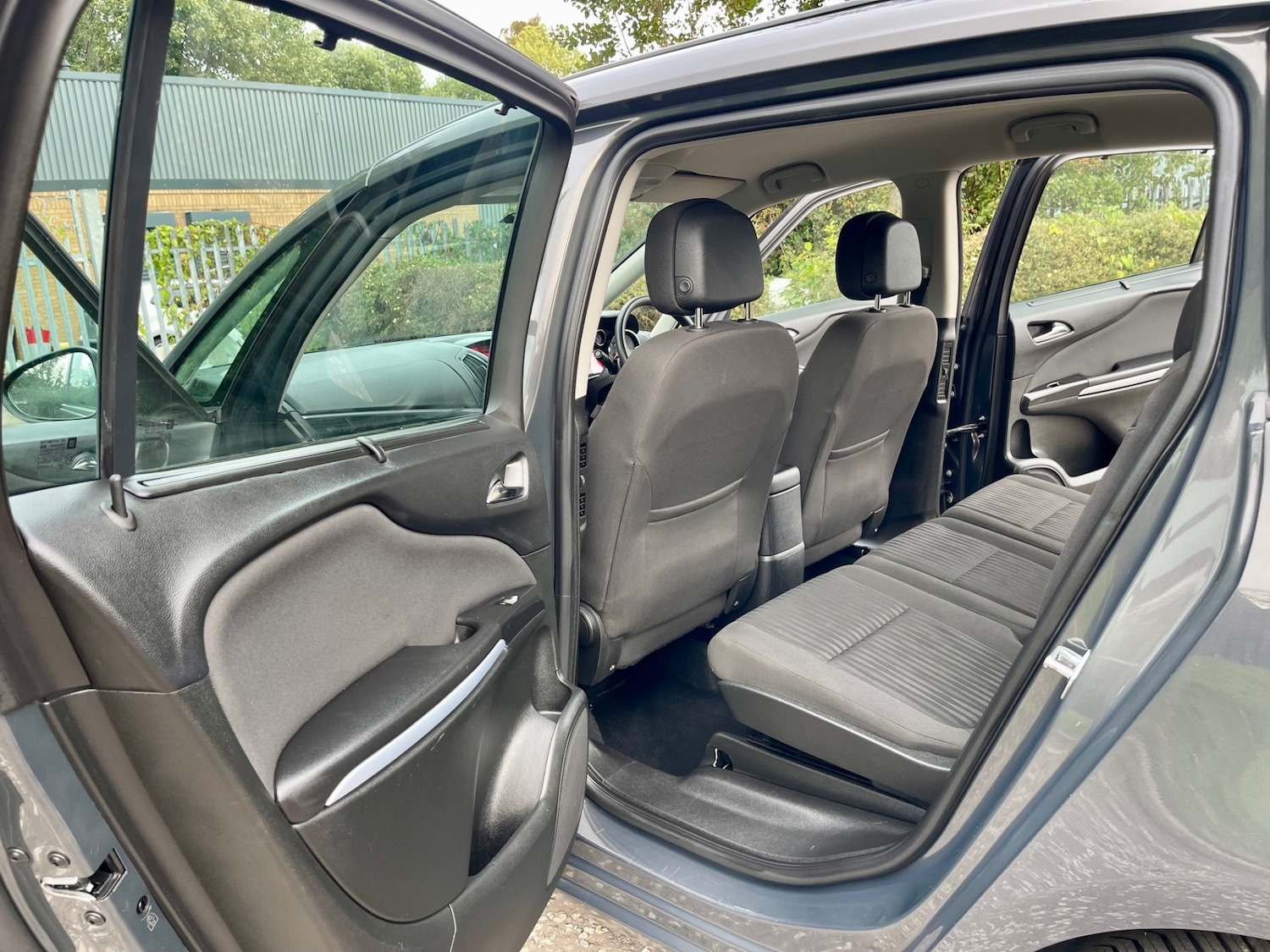 Used Vauxhall Zafira 2015 for sale - 76330998: Photo 17