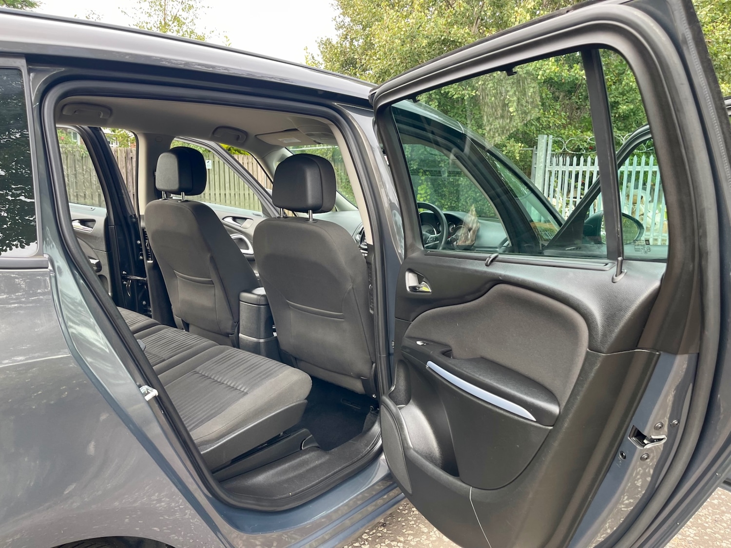 Used Vauxhall Zafira 2015 for sale - 76330998: Photo 18