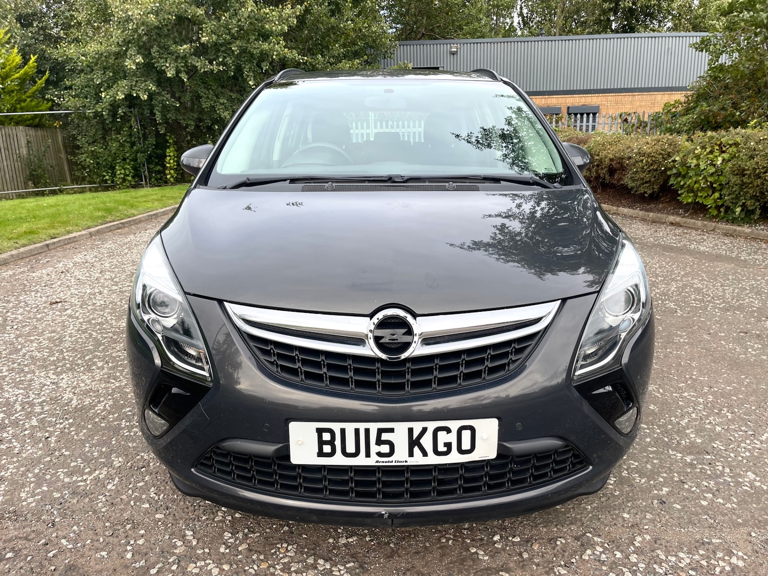 Used Vauxhall Zafira 2015 for sale - 76330998: Photo 2