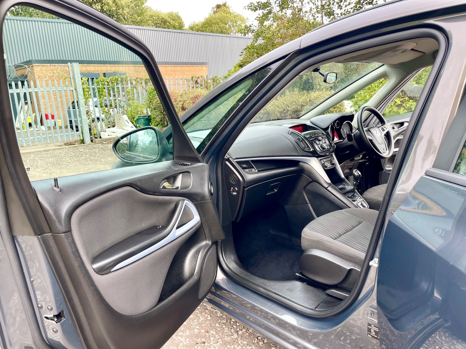 Used Vauxhall Zafira 2015 for sale - 76330998: Photo 7