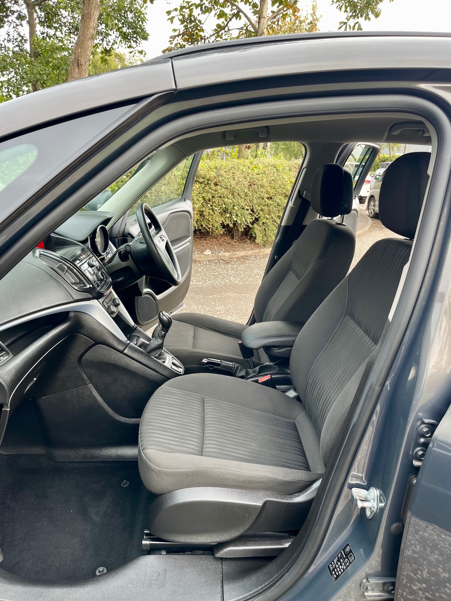 Used Vauxhall Zafira 2015 for sale - 76330998: Photo 8