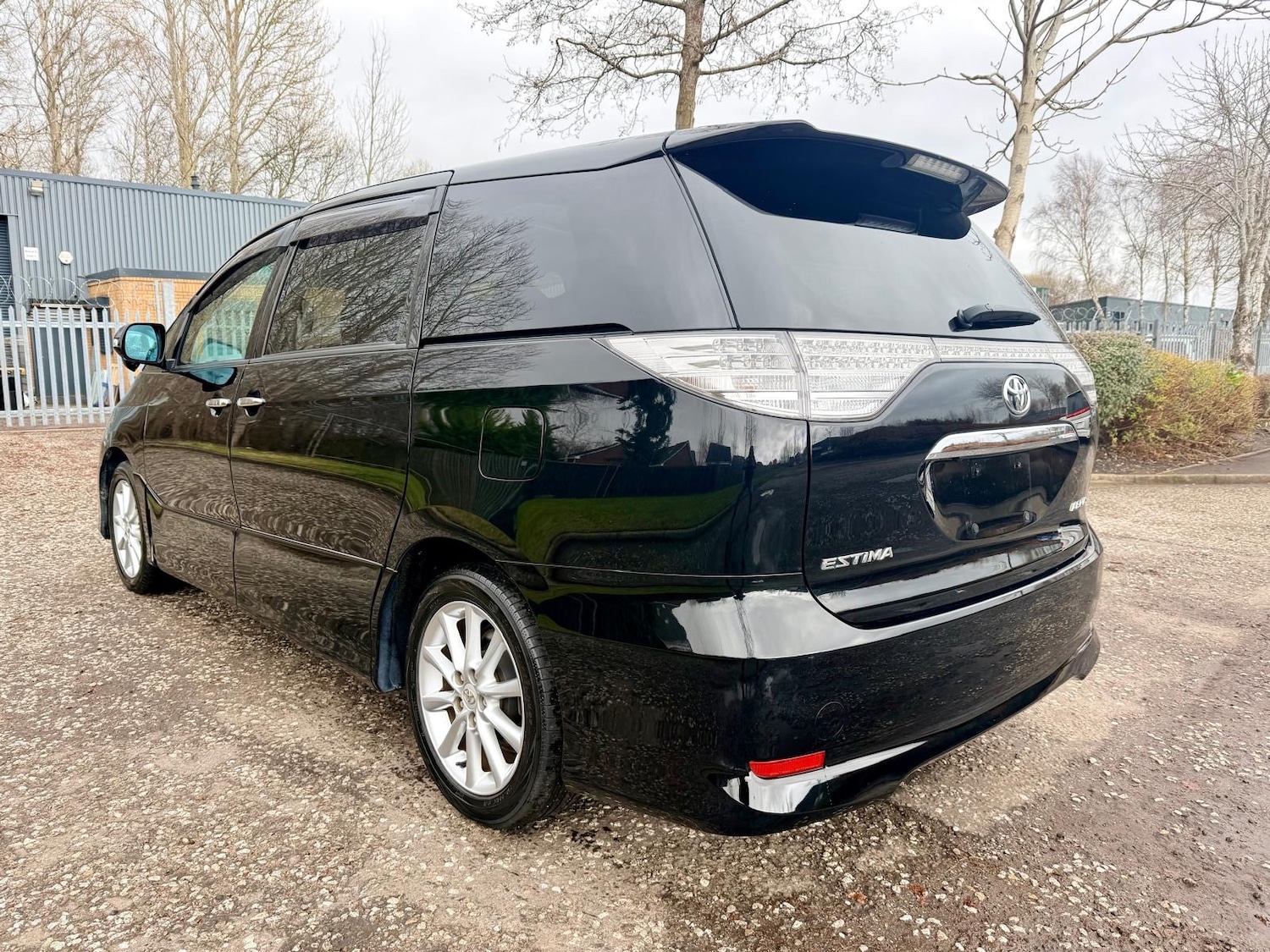 Used Toyota Estima 2012 for sale - 77921696: Photo 4