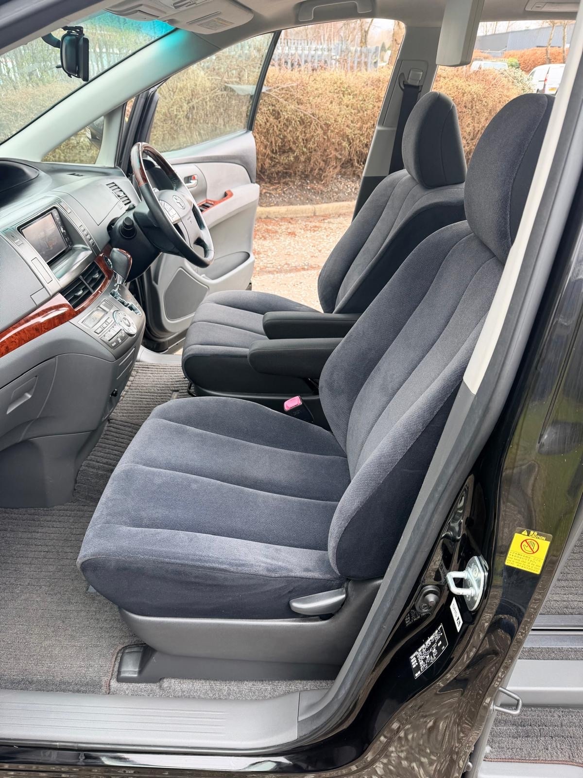 Used Toyota Estima 2012 for sale - 77921696: Photo 7