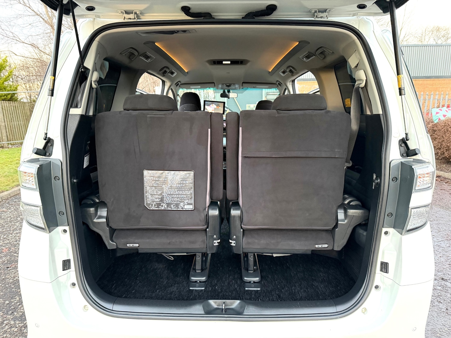 Used Toyota Vellfire 2010 for sale - 77083683: Photo 12