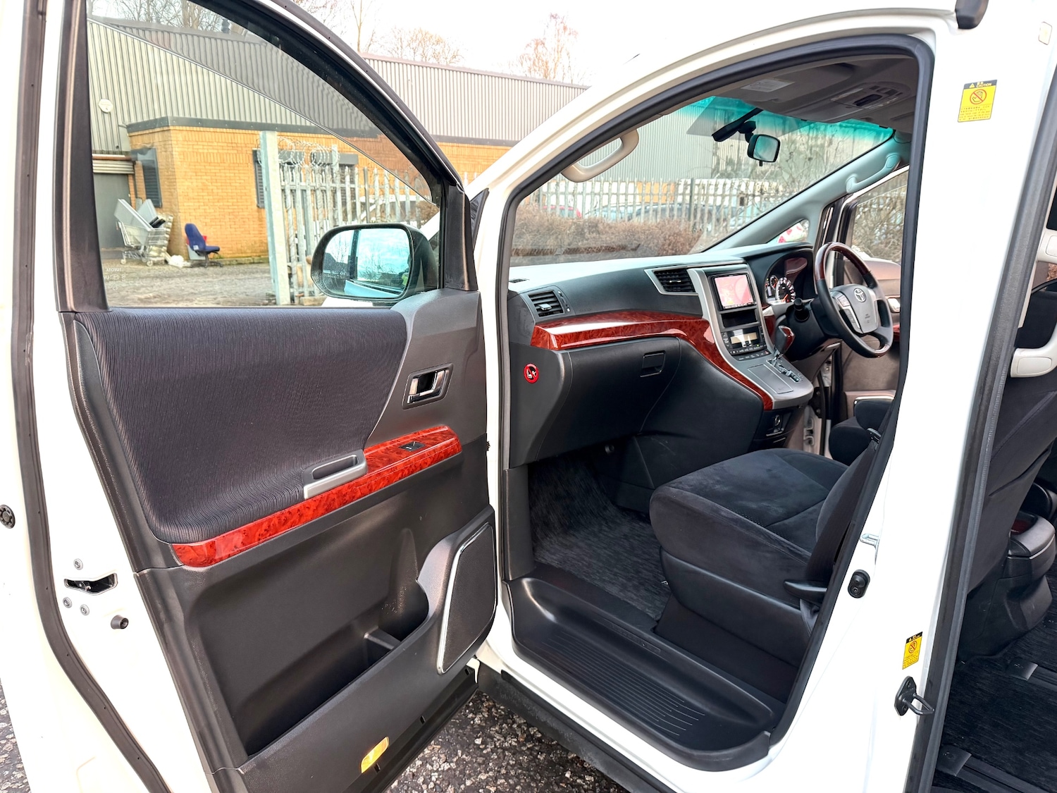 Used Toyota Vellfire 2010 for sale - 77083683: Photo 21