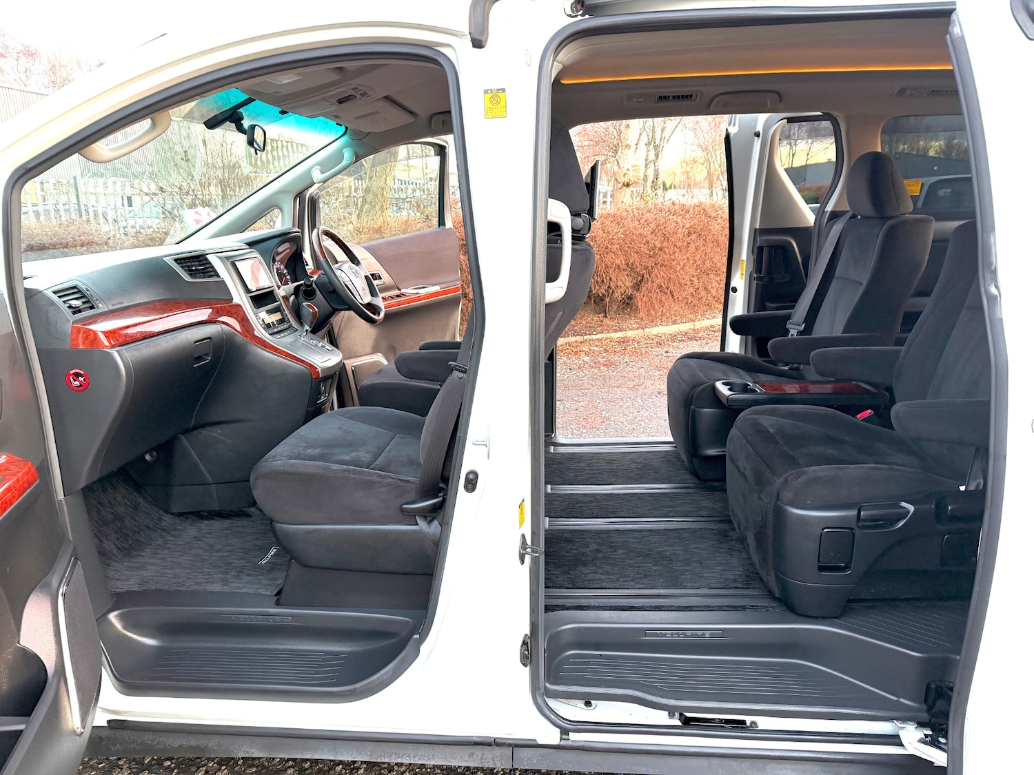 Used Toyota Vellfire 2010 for sale - 77083683: Photo 7