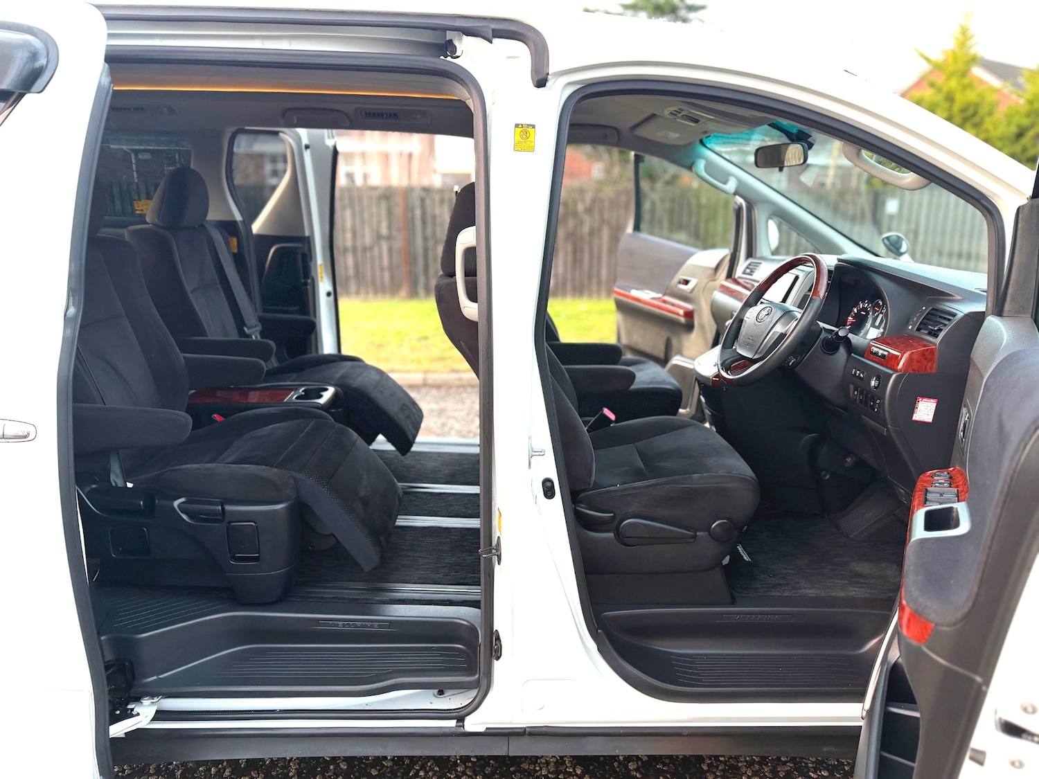 Used Toyota Vellfire 2010 for sale - 77083683: Photo 8