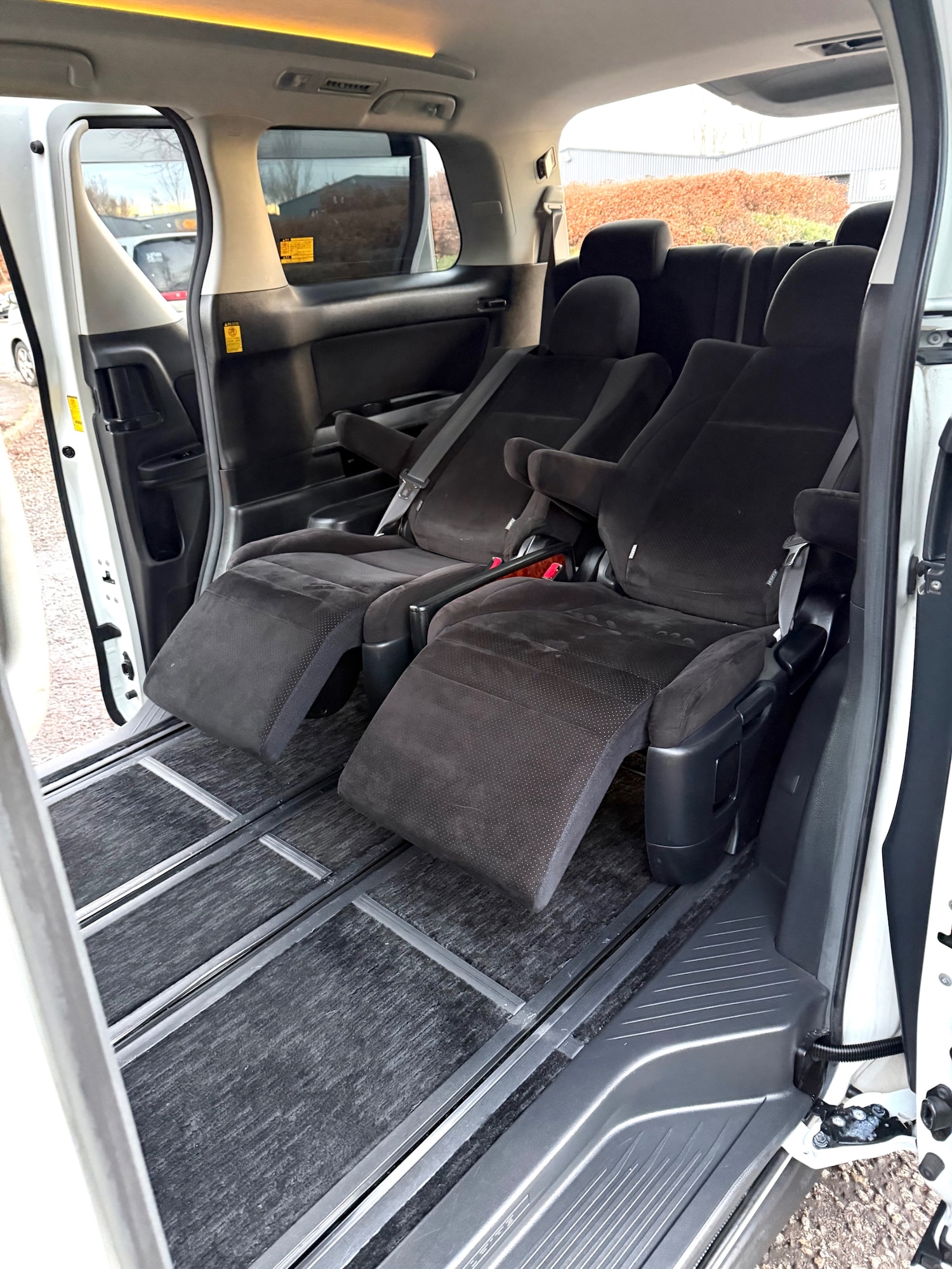 Used Toyota Vellfire 2010 for sale - 77083683: Photo 9