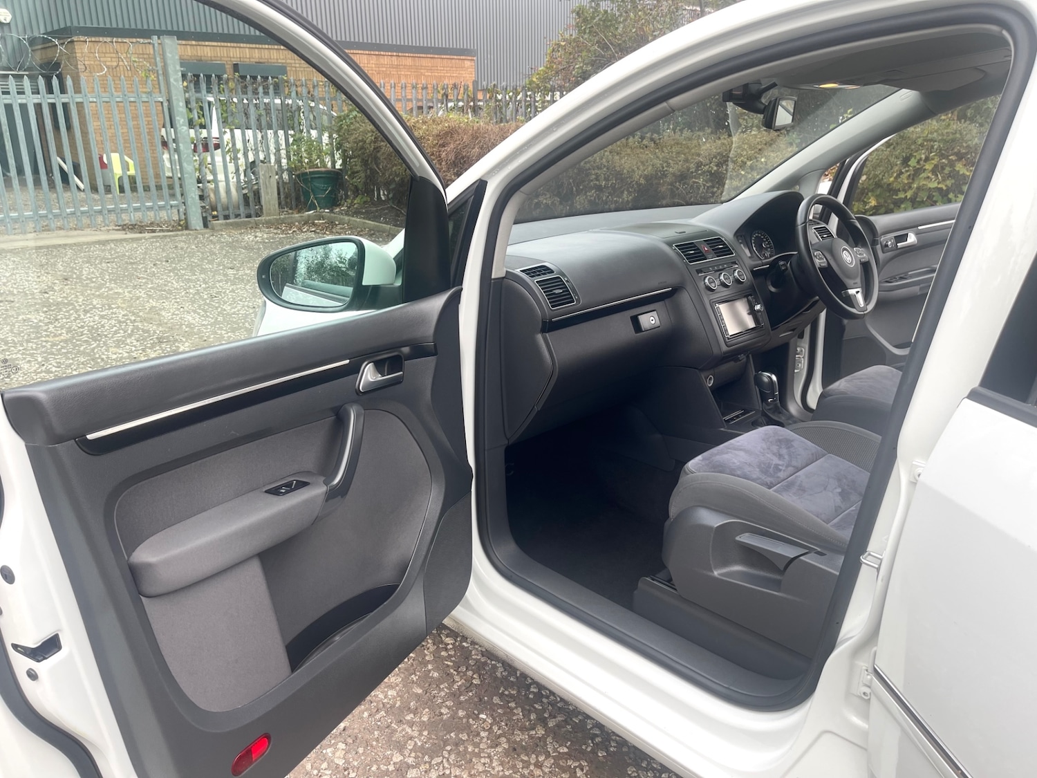 Used Volkswagen Touran 2014 for sale - 75988292: Photo 18