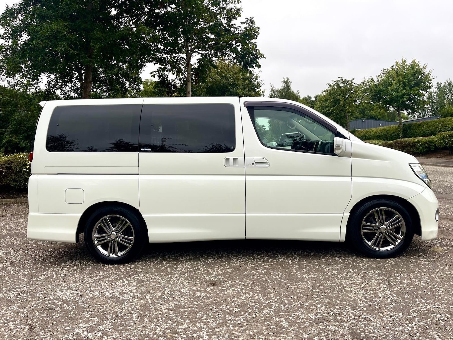 Used Nissan Elgrand 2005 for sale - 76012031: Photo 17