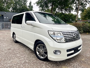 Used Nissan Elgrand 2005 for sale - 76012031: Photo