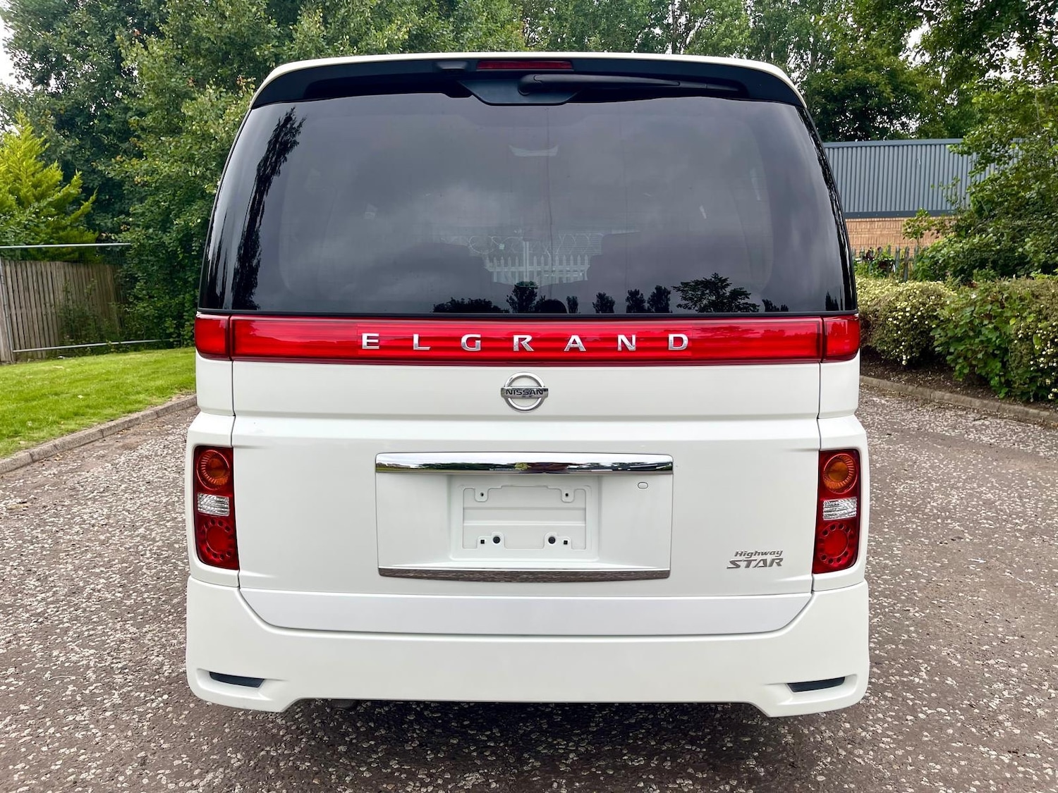 Used Nissan Elgrand 2005 for sale - 76012031: Photo 21