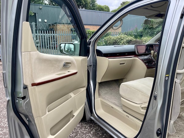 Used Nissan Elgrand 2007 for sale - 75301709: Photo 16
