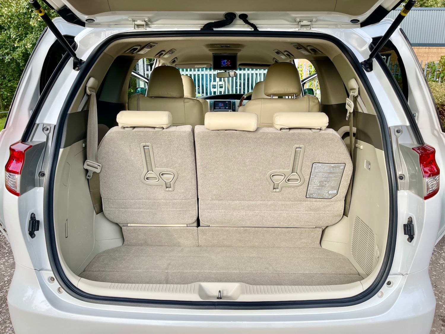 Used Toyota Estima 2012 for sale - 75953749: Photo 12