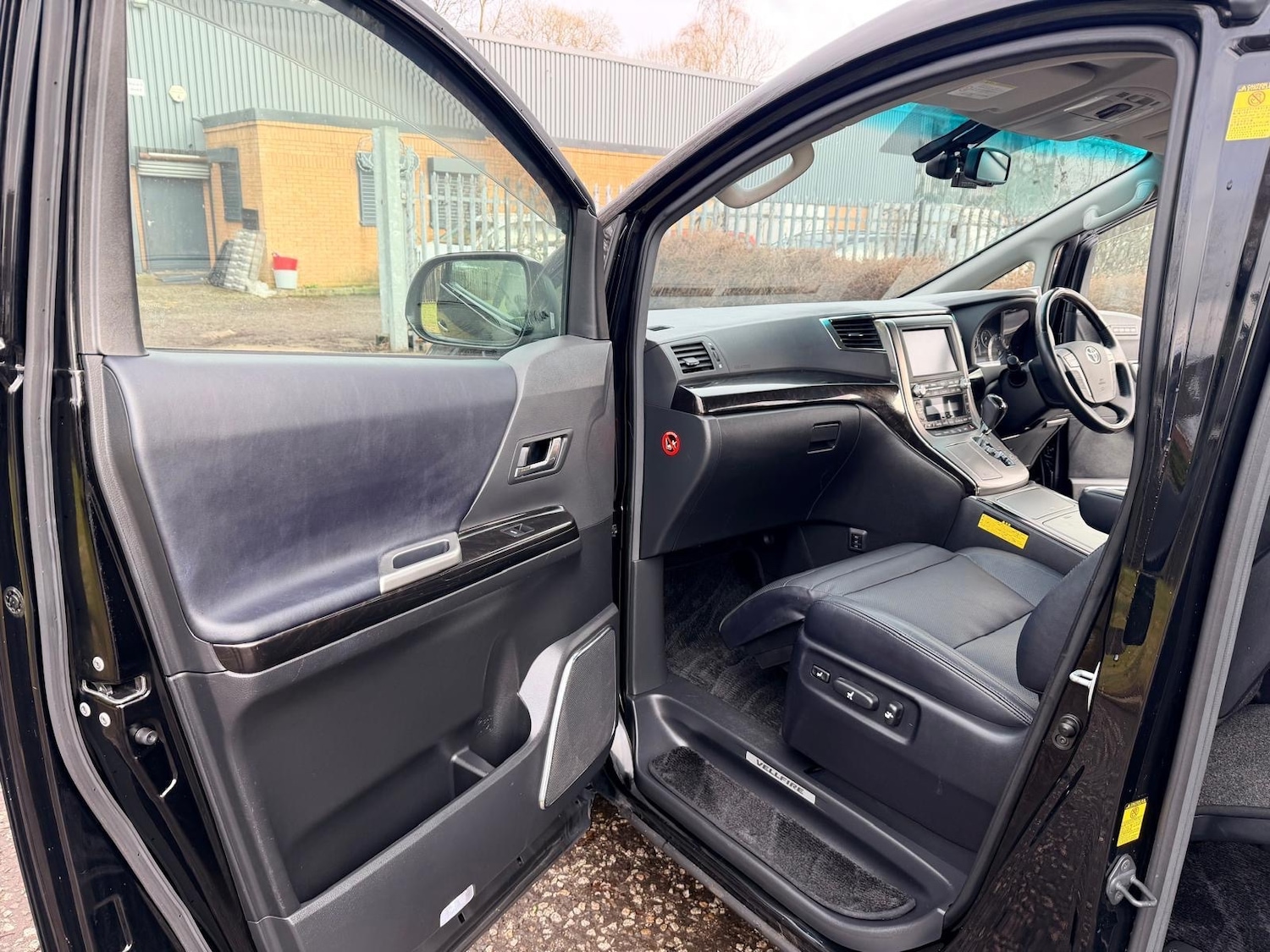 Used Toyota Vellfire 2012 for sale - 77395653: Photo 16