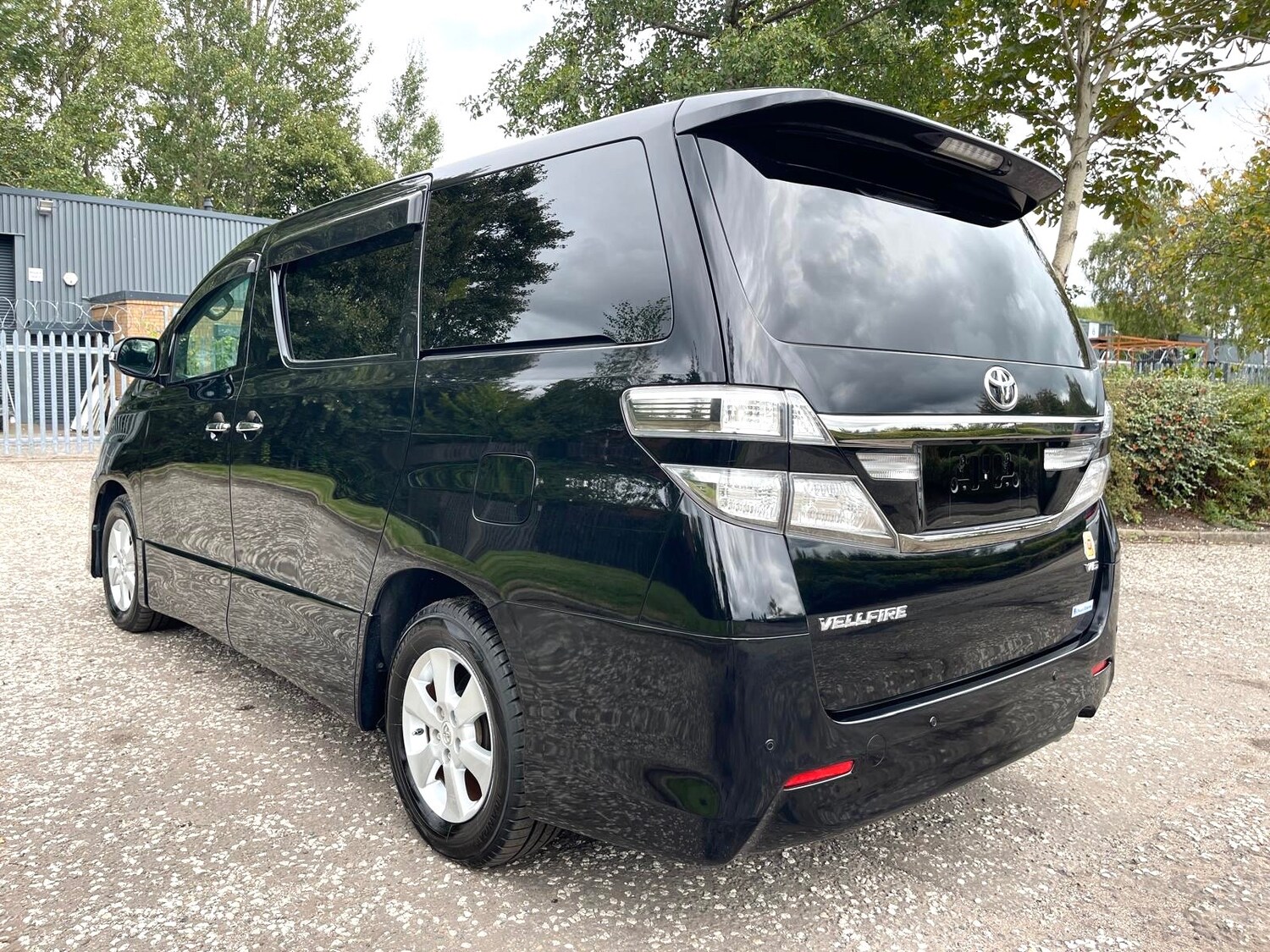 Used Toyota Vellfire 2012 for sale - 77395653: Photo 4