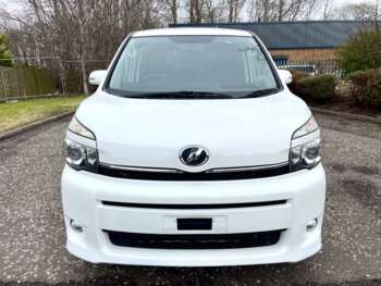 Used Toyota Voxy 2014 for sale - 71239911: Photo