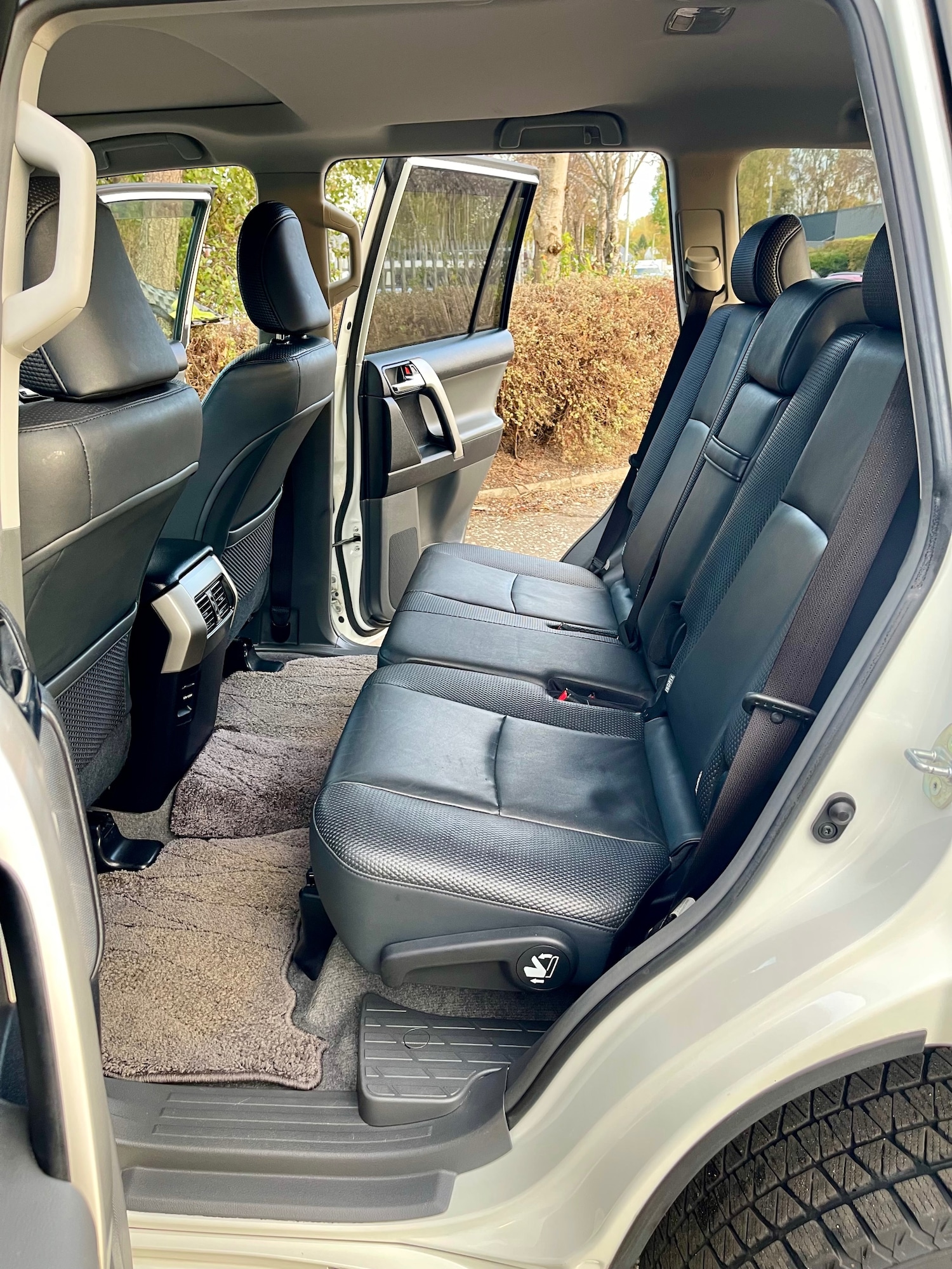 Used Toyota Land Cruiser 2011 for sale - 76377148: Photo 8