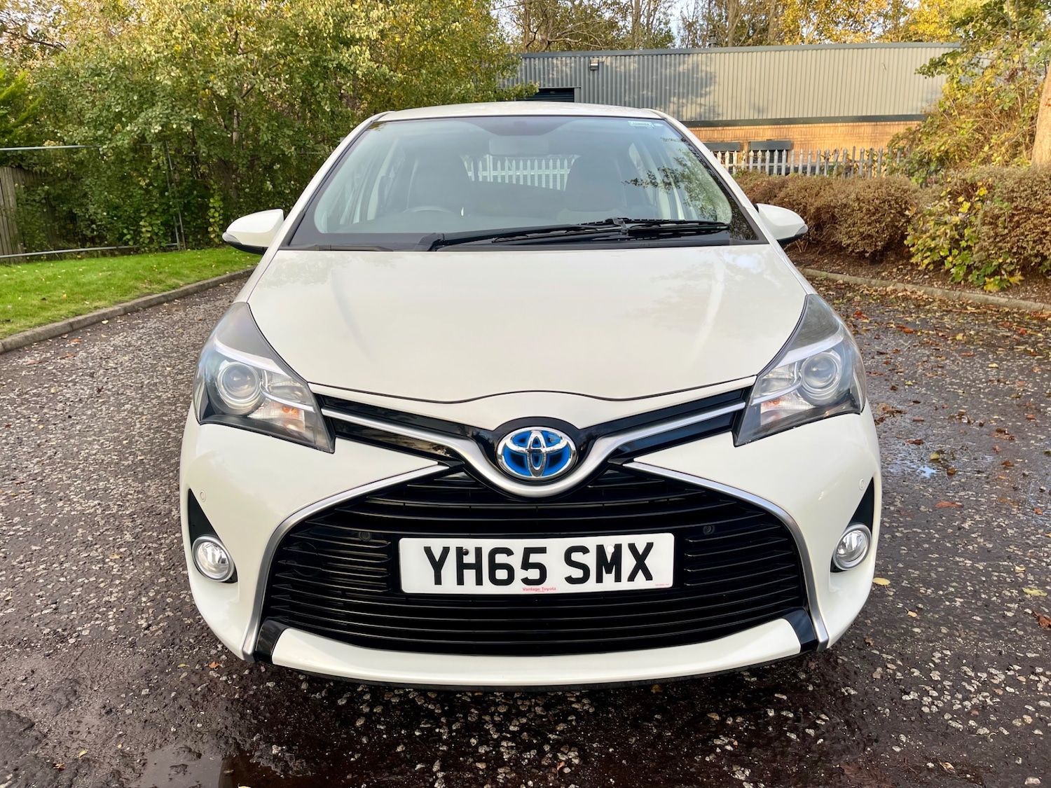 Used Toyota Yaris 2015 for sale - 76343950: Photo 2