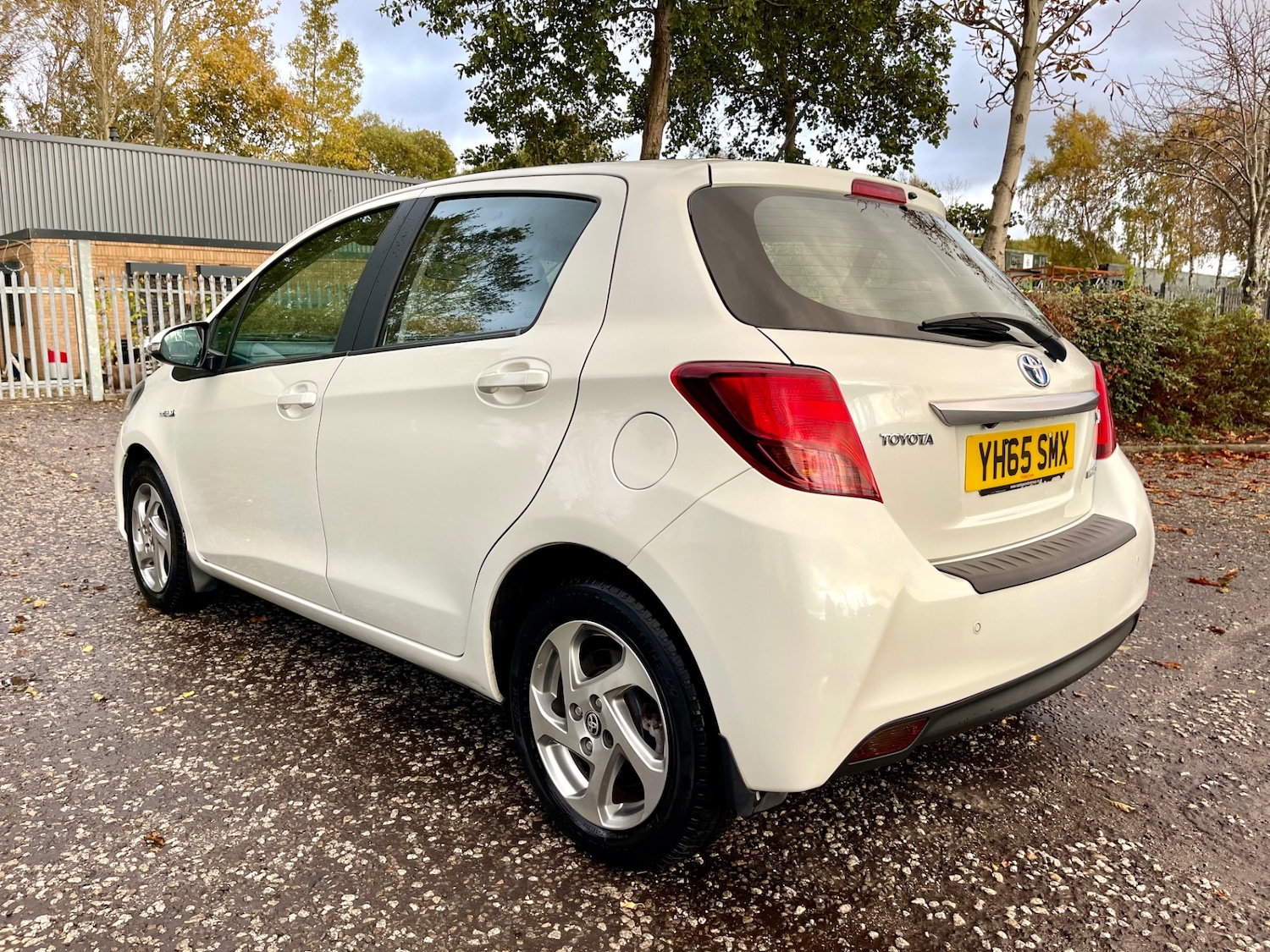 Used Toyota Yaris 2015 for sale - 76343950: Photo 4