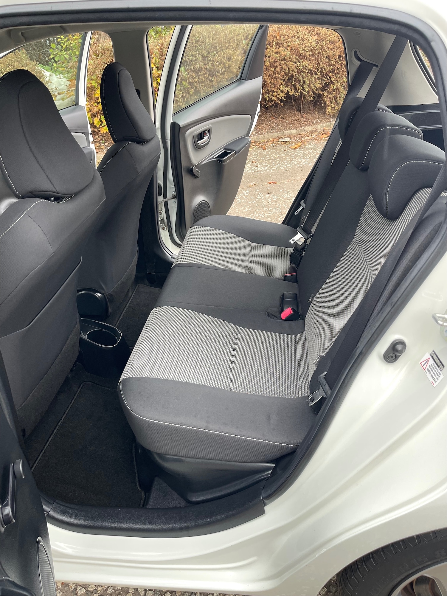 Used Toyota Yaris 2015 for sale - 76343950: Photo 9