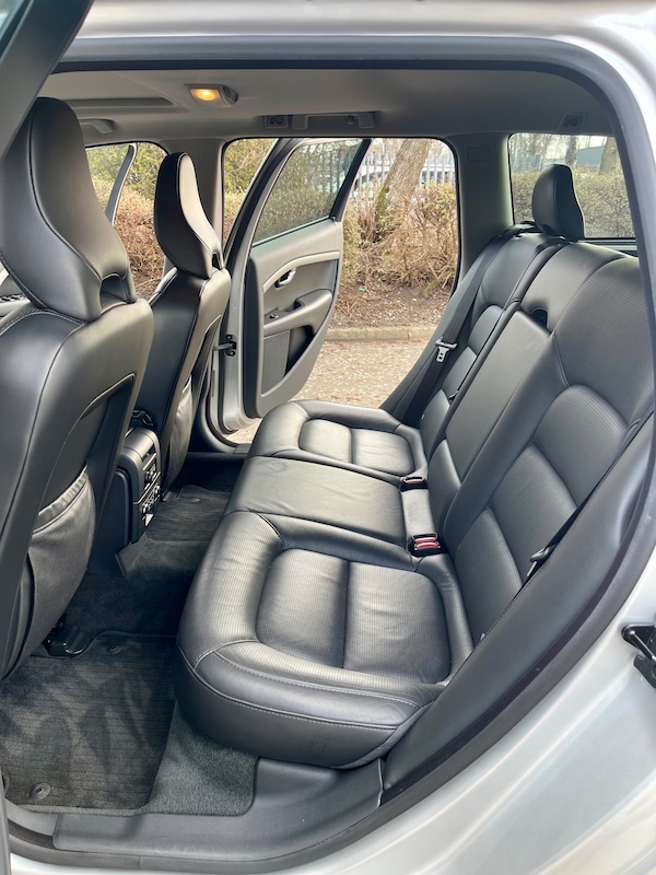 Used Volvo V70 2009 for sale - 72577292: Photo 10