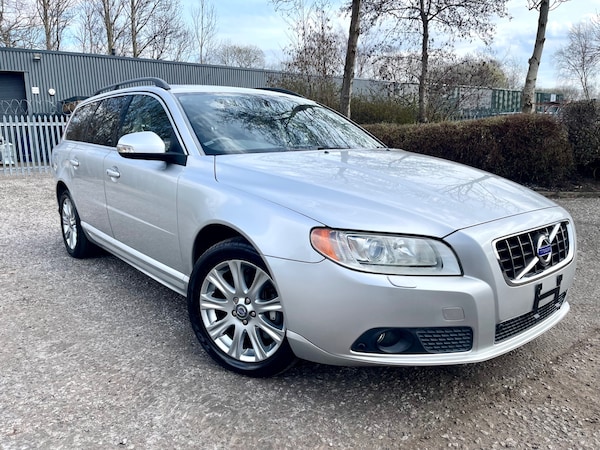 Used Volvo V70 2009 for sale - 72577292: Photo 1