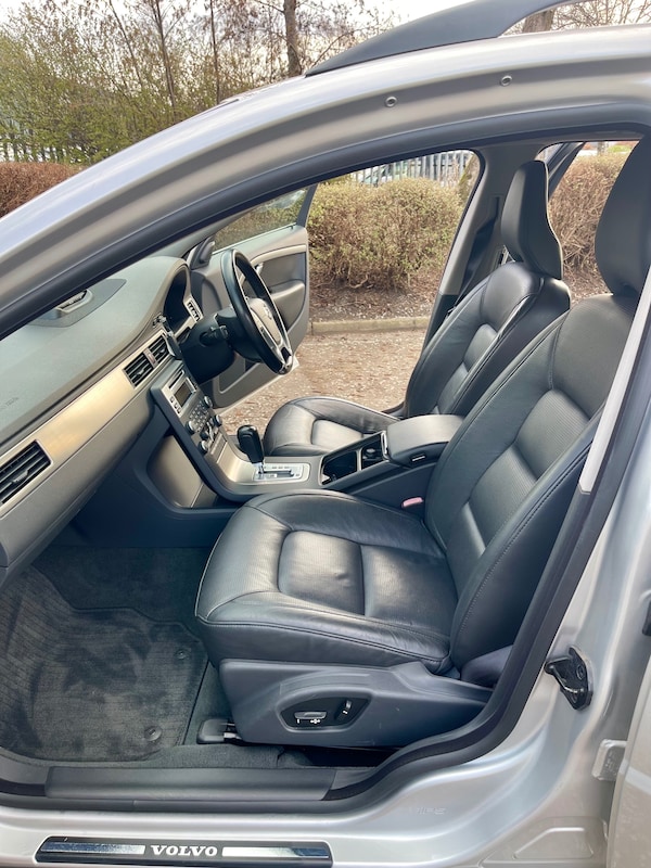 Used Volvo V70 2009 for sale - 72577292: Photo 9