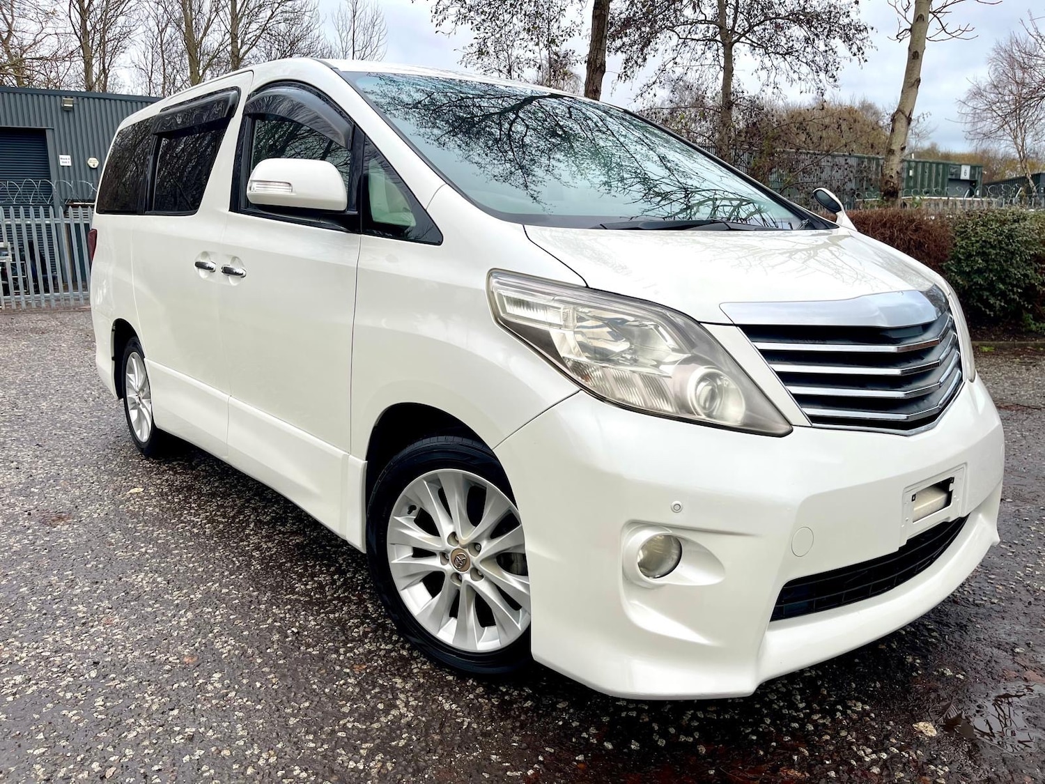 Used Toyota Alphard 2010 for sale - 76855456: Photo 1