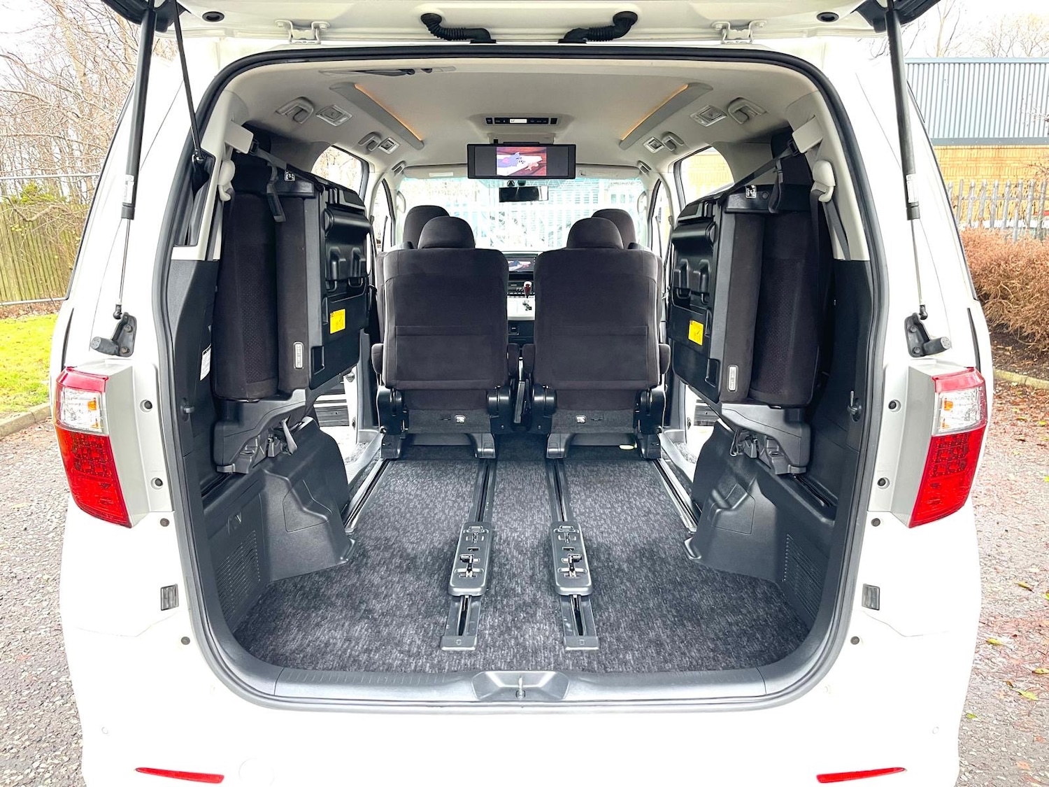 Used Toyota Alphard 2010 for sale - 76855456: Photo 10