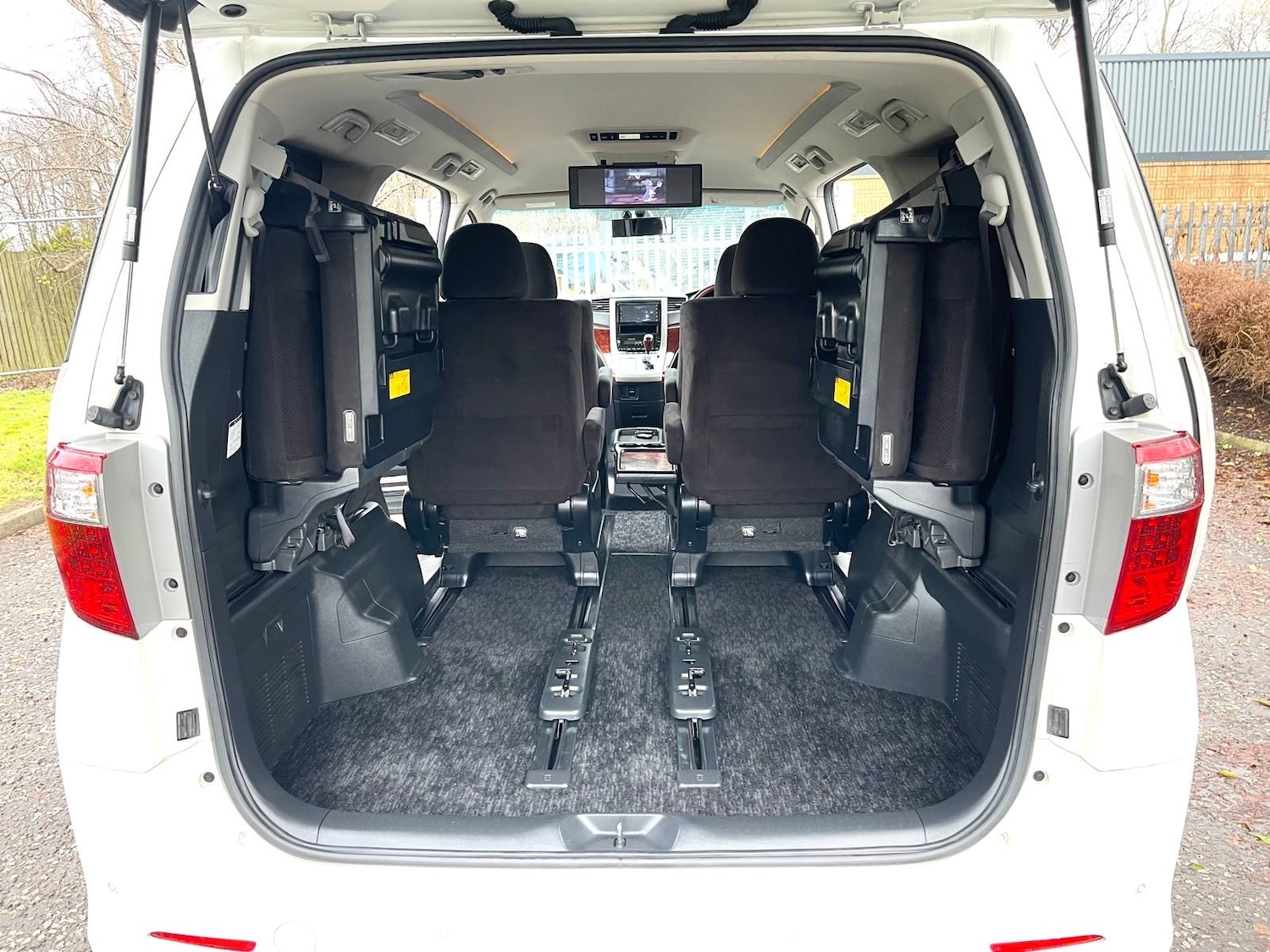 Used Toyota Alphard 2010 for sale - 76855456: Photo 11