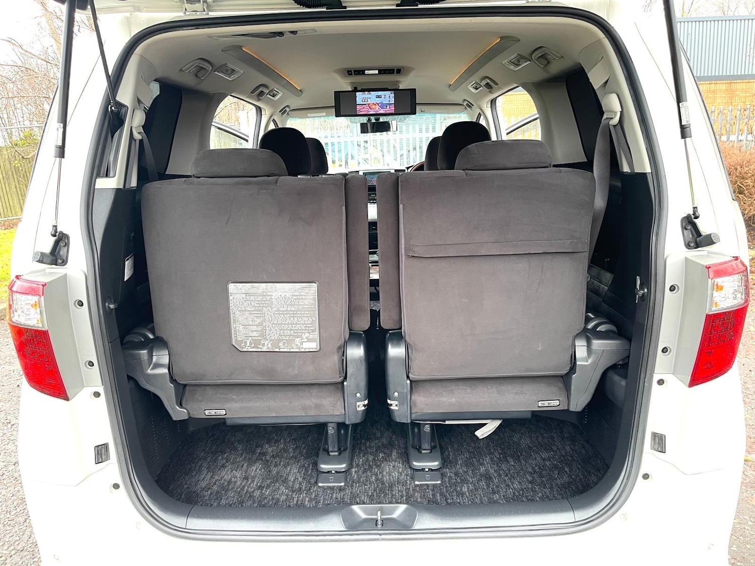 Used Toyota Alphard 2010 for sale - 76855456: Photo 12