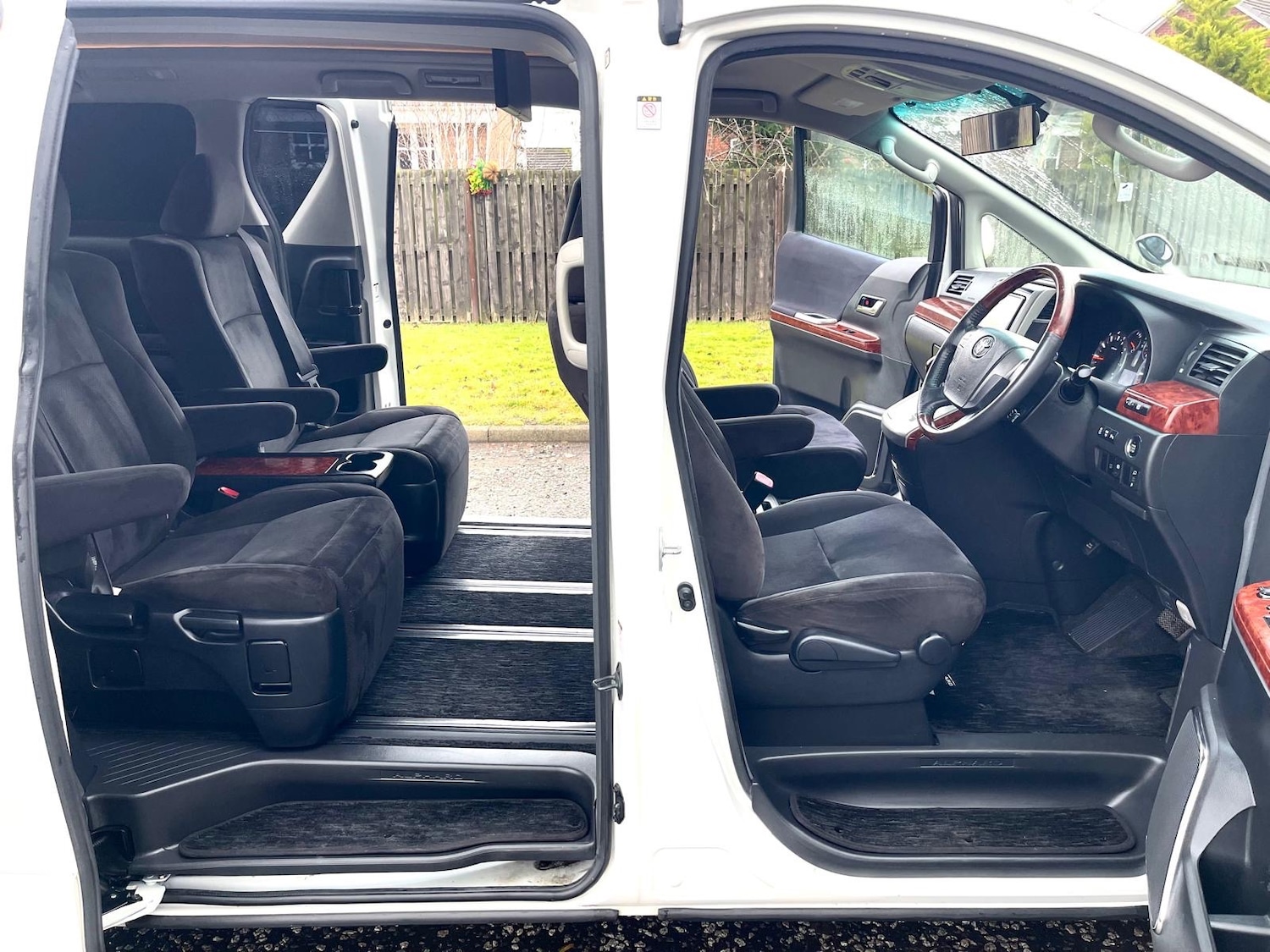 Used Toyota Alphard 2010 for sale - 76855456: Photo 13