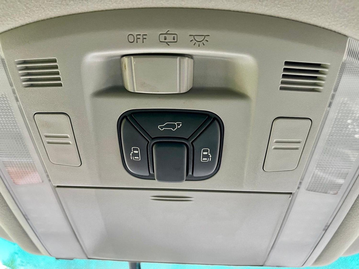 Used Toyota Alphard 2010 for sale - 76855456: Photo 19