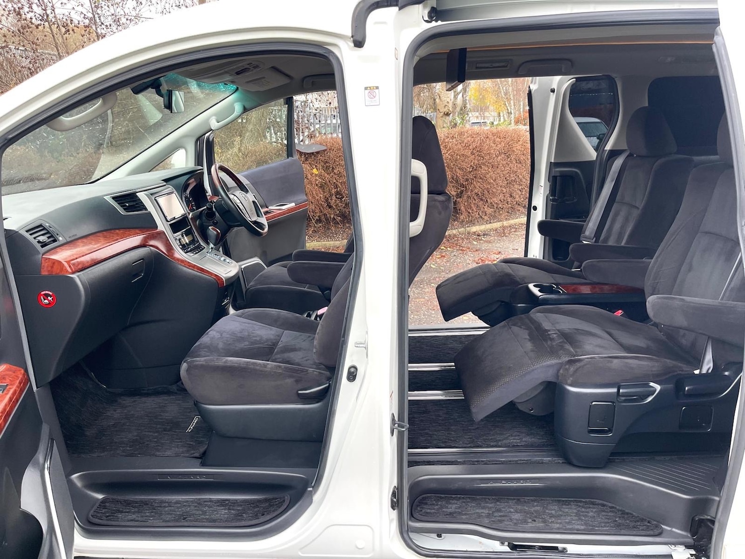 Used Toyota Alphard 2010 for sale - 76855456: Photo 7