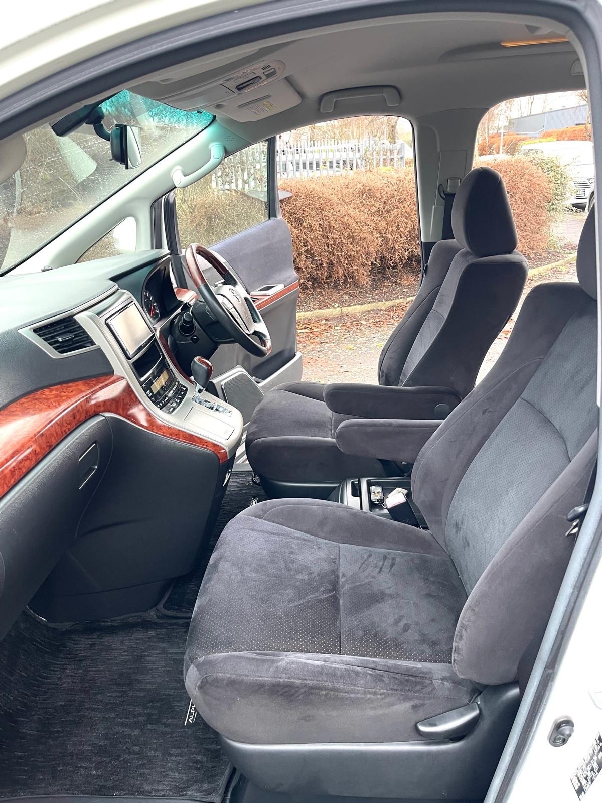 Used Toyota Alphard 2010 for sale - 76855456: Photo 8