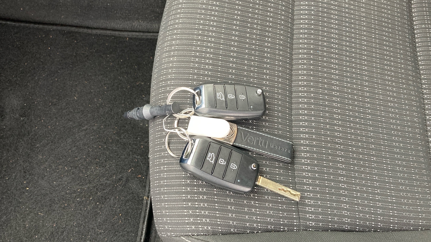 Used Kia Stonic 2023 for sale - 76960673: Photo 20