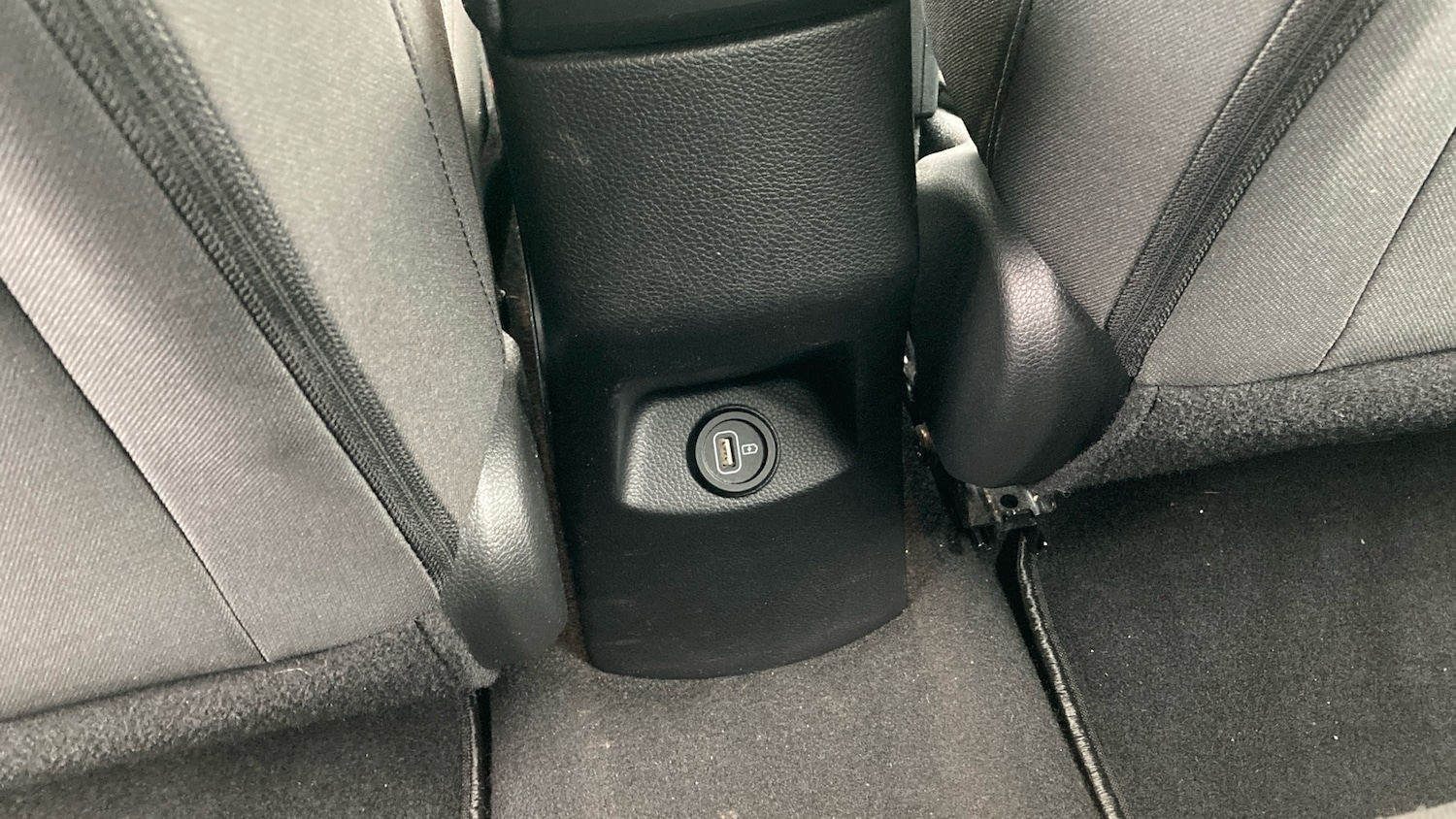 Used Kia Stonic 2023 for sale - 76960673: Photo 25